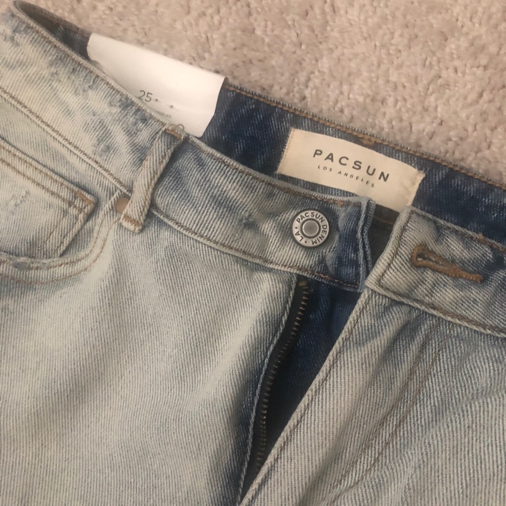 PacSun Light Wash Mom Jeans with Peekaboo Back - Picture 6 of 8